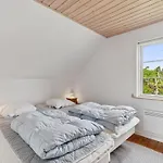 Siegfried - 100m From The Sea By Interhome *